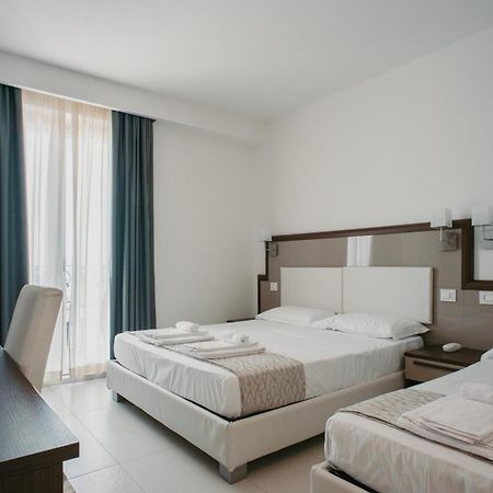 Hotel Baia Marina Cupra Marittima Exterior photo